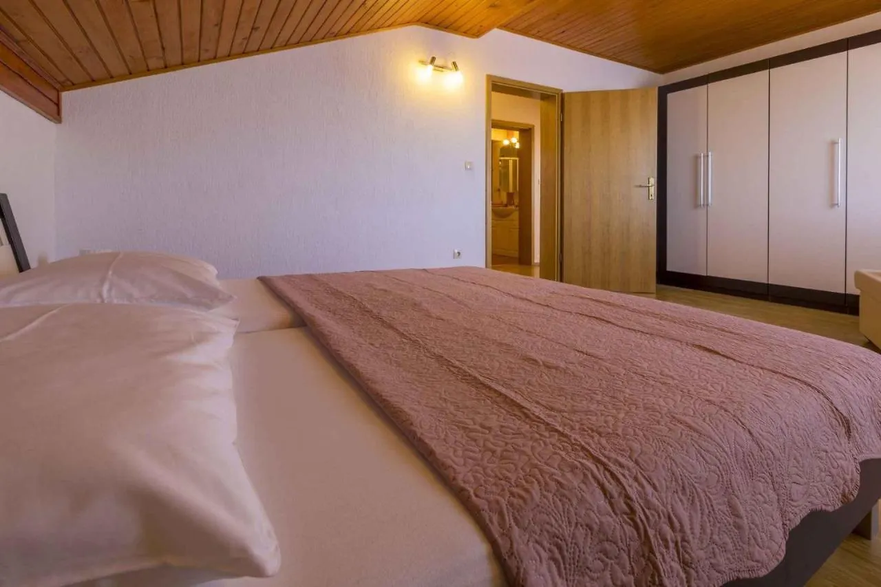 Apartments In Povile 39116 Croatia