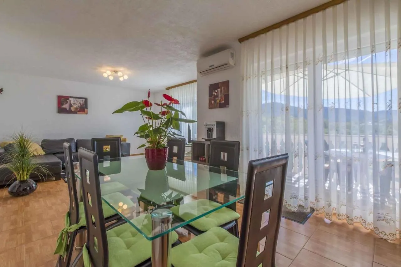 Apartments In Povile 39116 Croatia