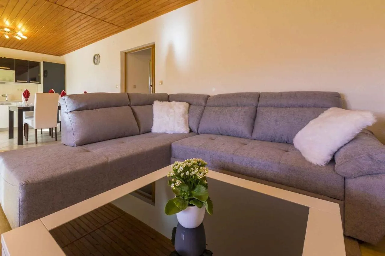 Apartments In Povile 39116 Croatia