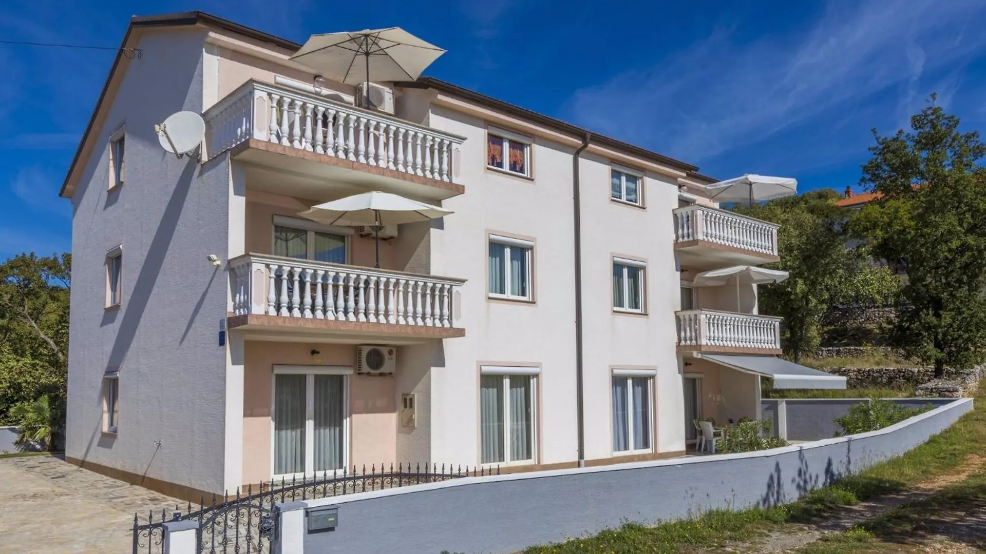 Apartments In Povile 39116